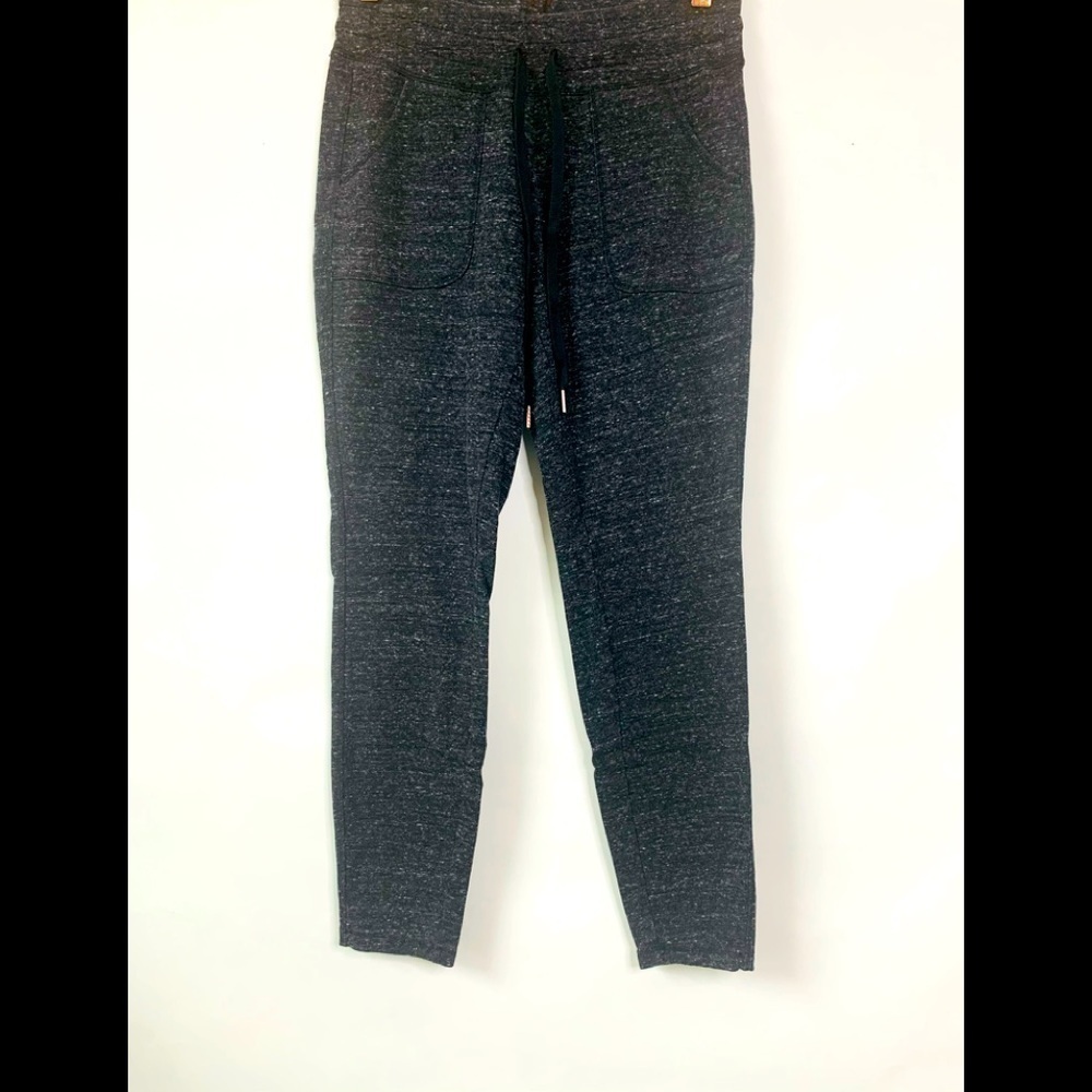 Calla by Carrie Underwood Gray Joggers Size M